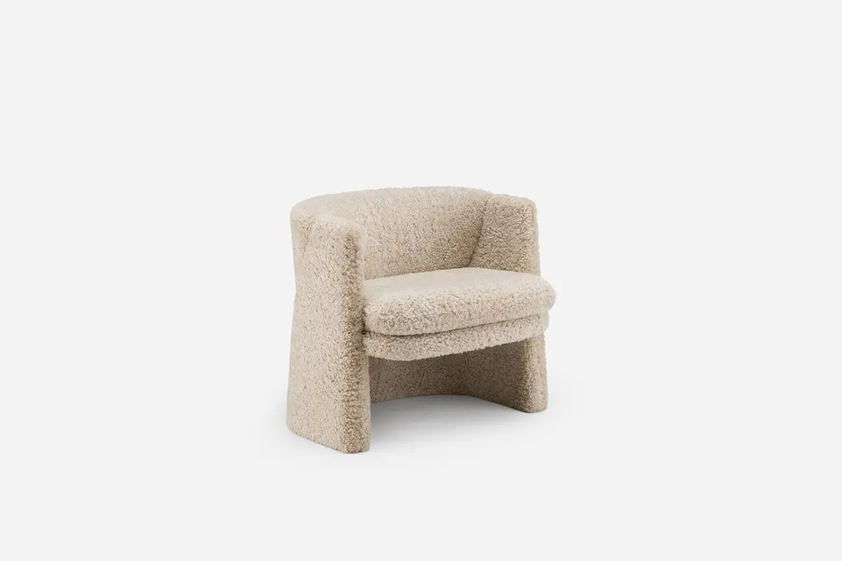 Cursa Lounge Chair 1