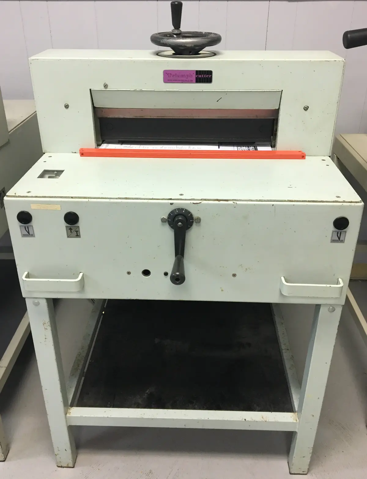 18" Ideal Forte Triumph 48/2 Electric Semi Automatic Paper Cutter 1