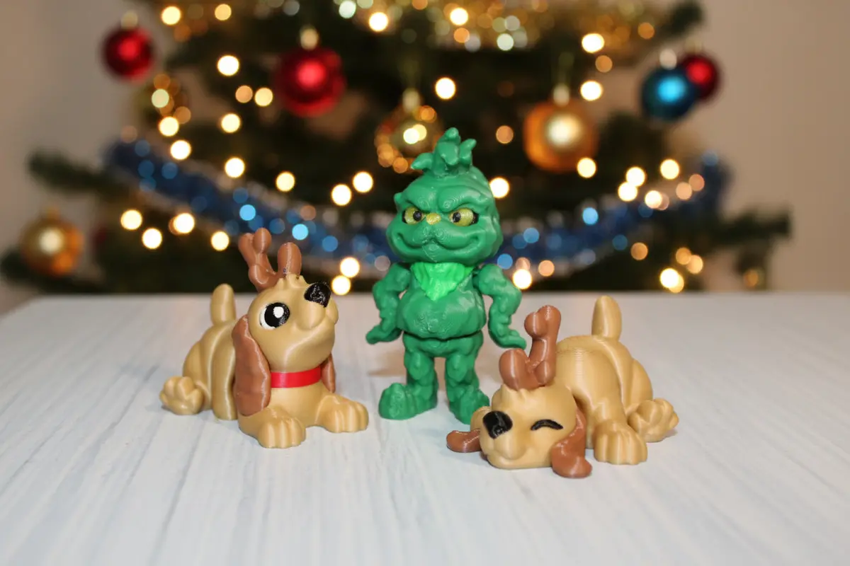 3D Printed Articulated Christmas Figurines 1