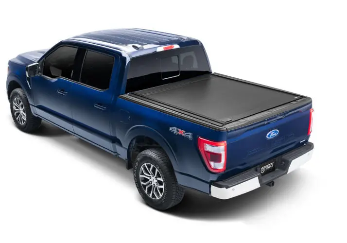 Retrax Hard Manual Retractable Tonneau Cover Matte Black 4.5 Ft Fits 2017-2023 Honda Ridgeline 1