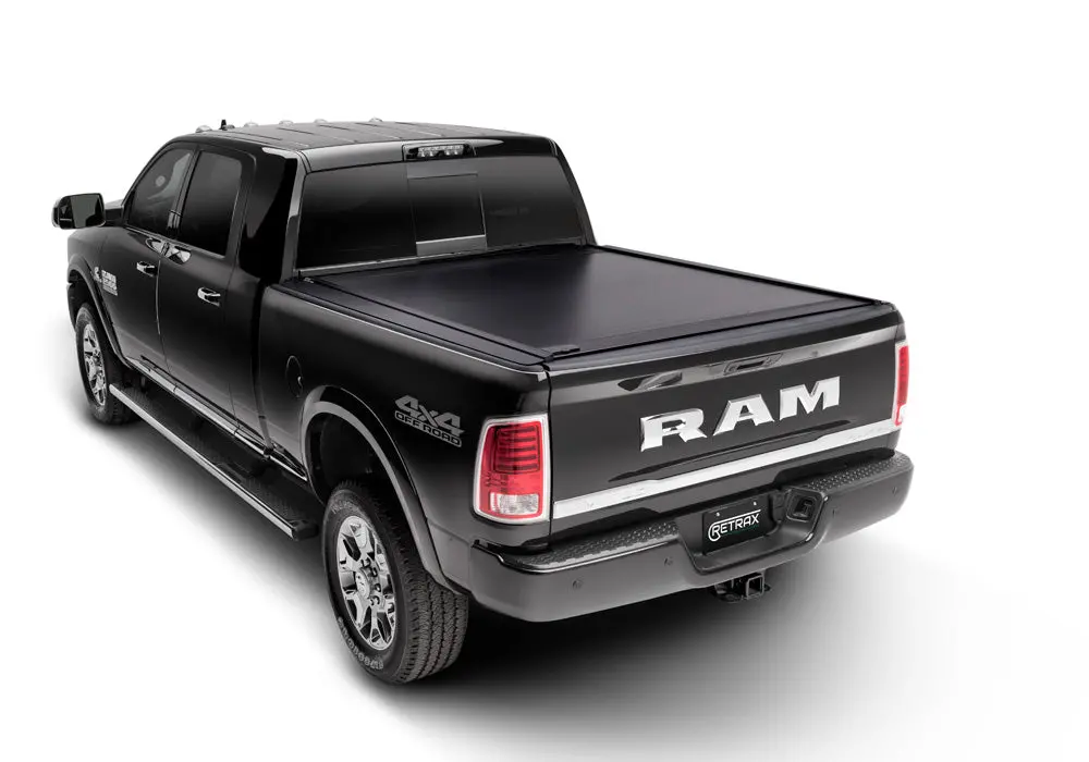 Retrax Hard Manual Retractable Tonneau Cover Black Matte 5.7 Ft Fits 2007-2013 Toyota Tundra 1