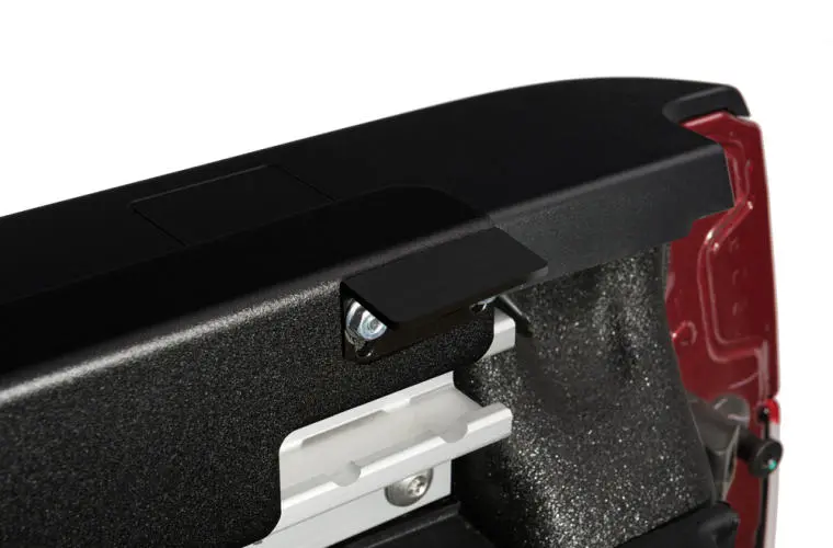 Undercover Se Hard Tilt-Up Tonneau Cover 81.8" Fits 1999-16 F250/F350 (No Tailgate Step) 2