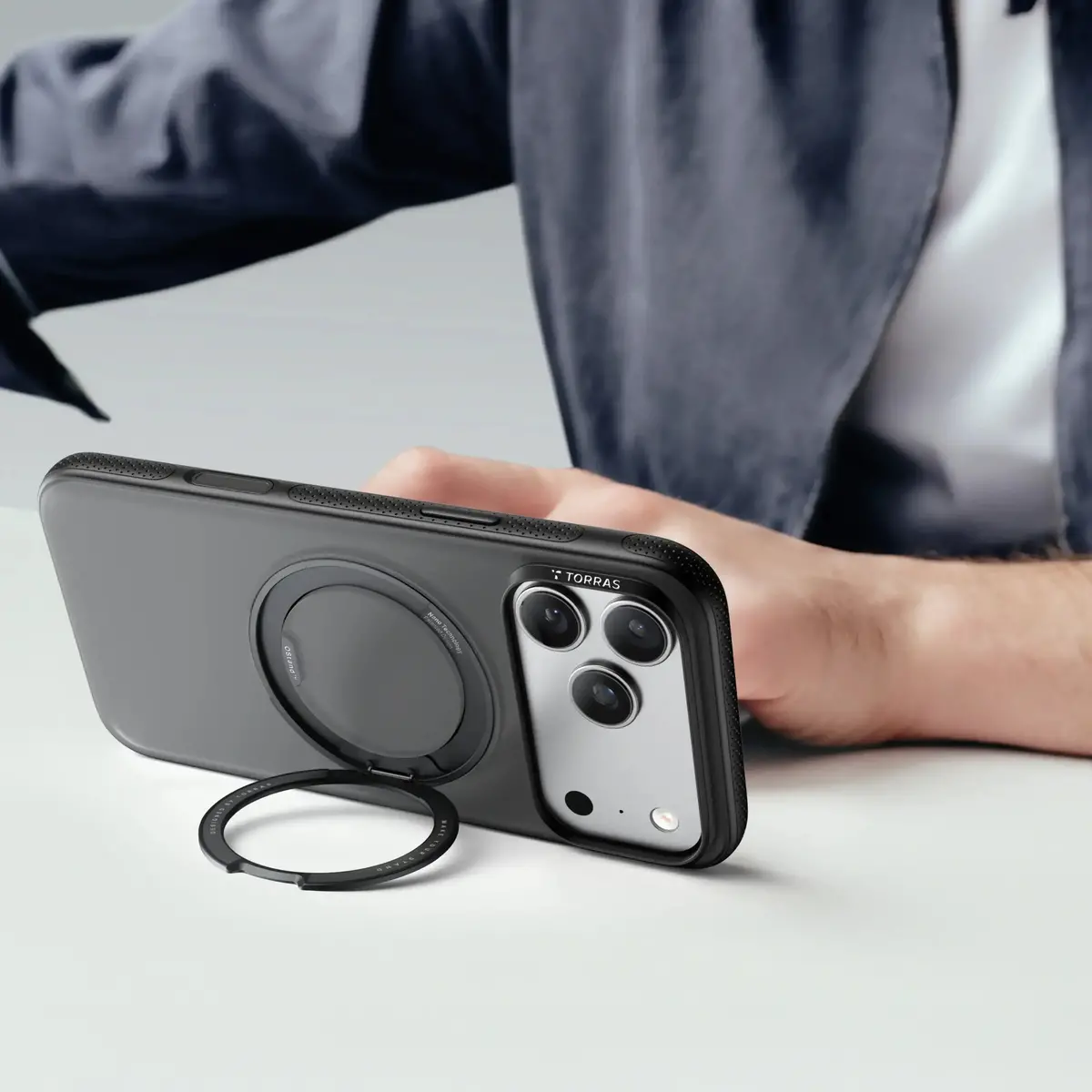 Torras - Ostand Q3 Fitness For Iphone 17 / Pro / Pro Max / Air - Etui Do Iphone 10